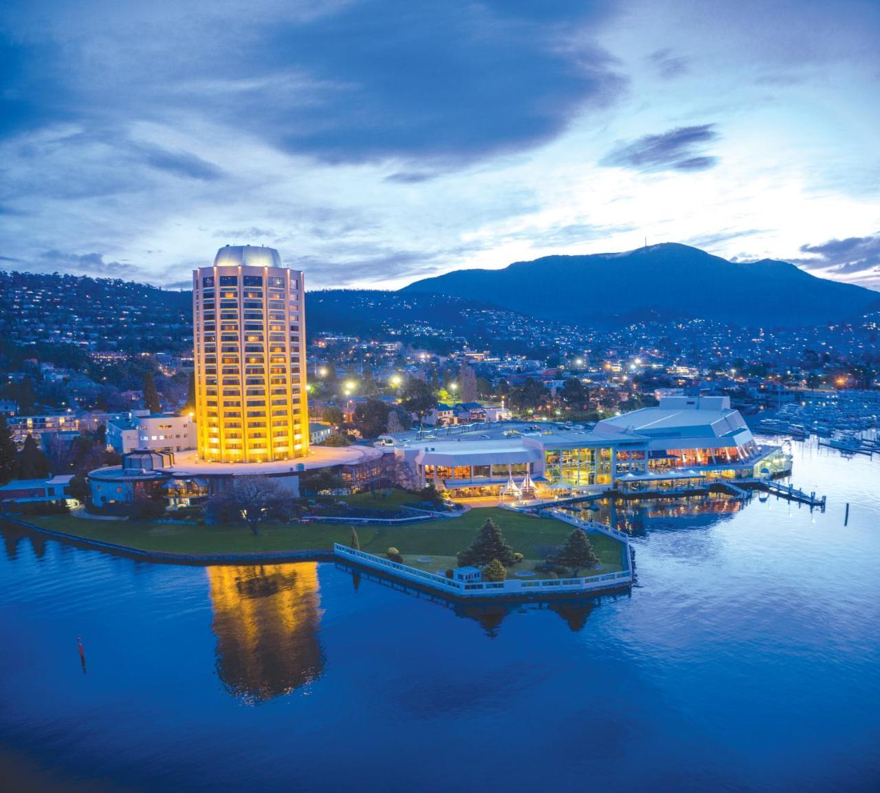 Wrest Point Hotel Хоубарт Екстериор снимка